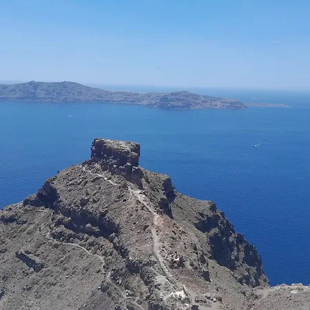 Hotel Amazing On The Cliff With Shared Pool & Buffet Breakfast 4*