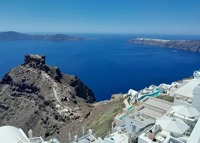 Hotel Amazing On The Cliff With Shared Pool & Buffet Breakfast