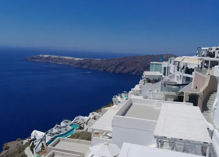 Hotel Amazing On The Cliff With Shared Pool & Buffet Breakfast