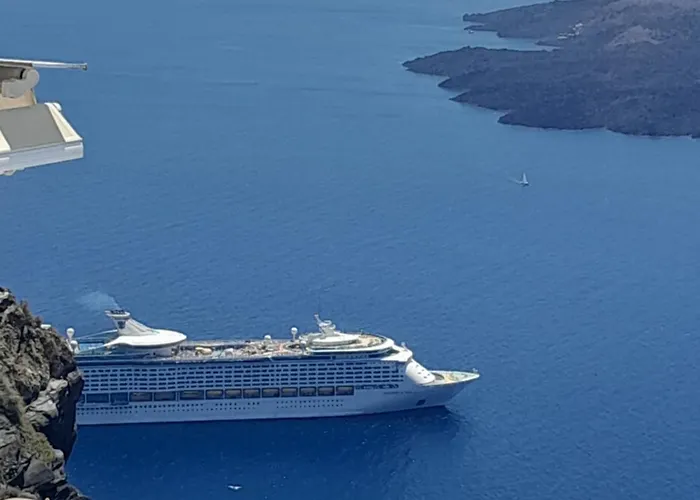 Amazing On The Cliff With Shared Pool & Buffet Breakfast Imerovigli (Santorini)