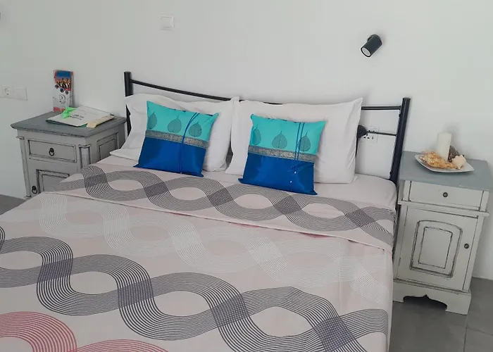 Hotel Amazing On The Cliff With Shared Pool & Buffet Breakfast 4*