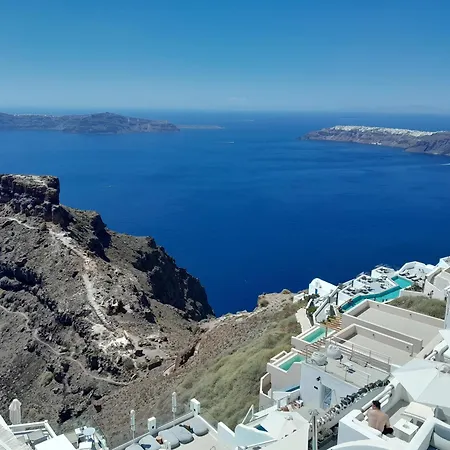 Hotel Amazing On The Cliff With Shared Pool & Buffet Breakfast