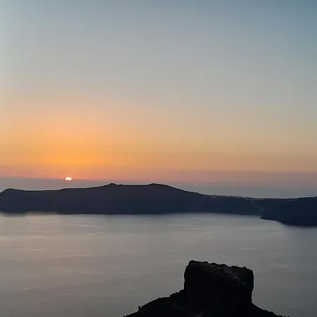 Amazing On The Cliff 4* Imerovigli (Santorini)