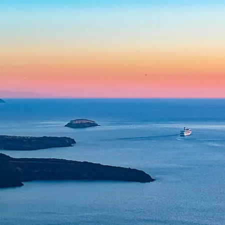 Hotel Amazing On The Cliff With Shared Pool & Buffet Breakfast