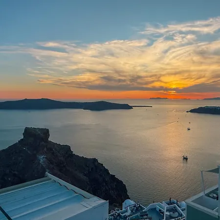 Hotel Amazing On The Cliff With Shared Pool & Buffet Breakfast