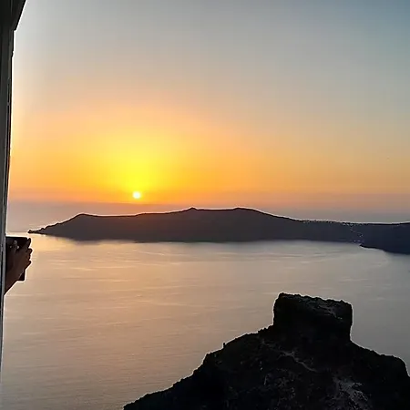 Amazing On The Cliff With Shared Pool & Buffet Breakfast 4* 이메로비글리