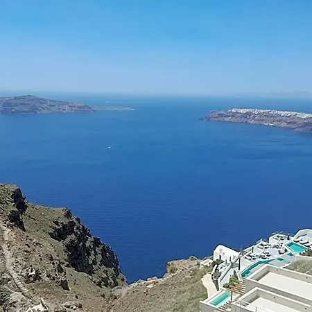 Amazing On The Cliff With Shared Pool & Buffet Breakfast 4*