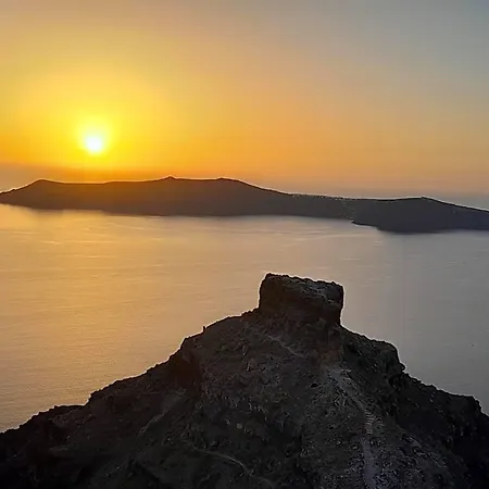 Hotel Amazing On The Cliff With Shared Pool & Buffet Breakfast