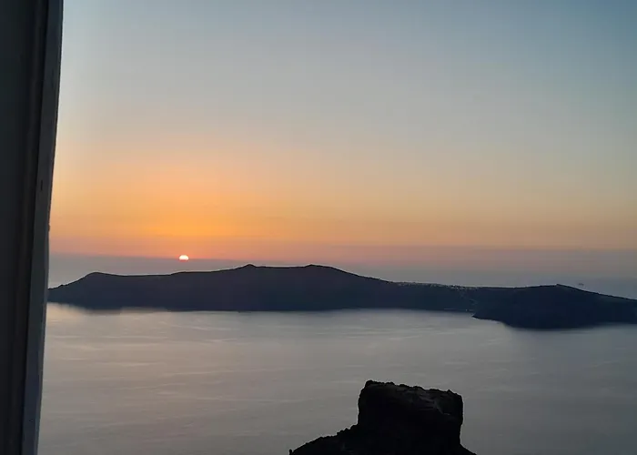 Amazing On The Cliff With Shared Pool & Buffet Breakfast 4* Imerovigli (Santorini)