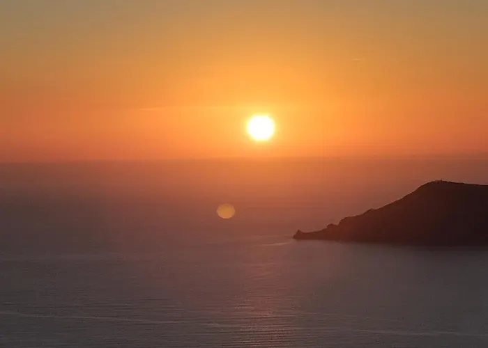 Amazing On The Cliff With Shared Pool & Buffet Breakfast Imerovigli (Santorini)