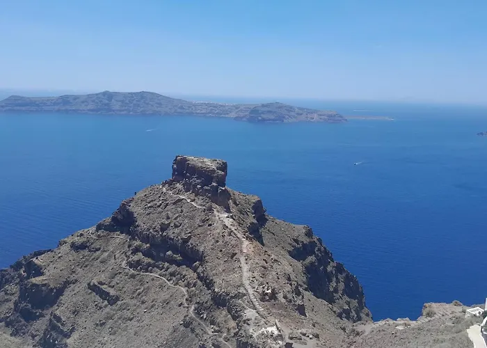 Hotel Amazing On The Cliff With Shared Pool & Buffet Breakfast 4*