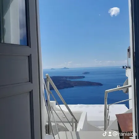 Отель Amazing On The Cliff With Shared Pool & Buffet Breakfast