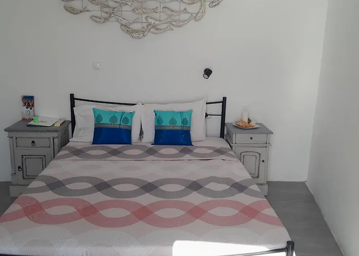 Amazing On The Cliff With Shared Pool & Buffet Breakfast 4*