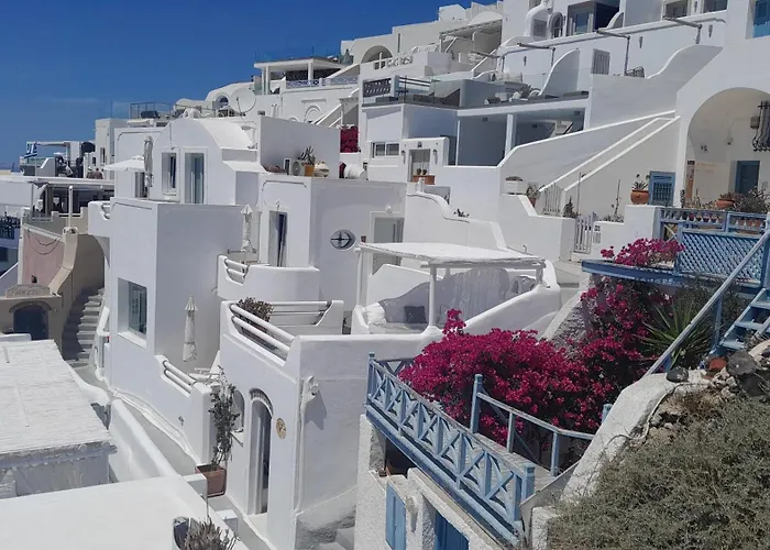 Amazing On The Cliff With Shared Pool & Buffet Breakfast Hotel