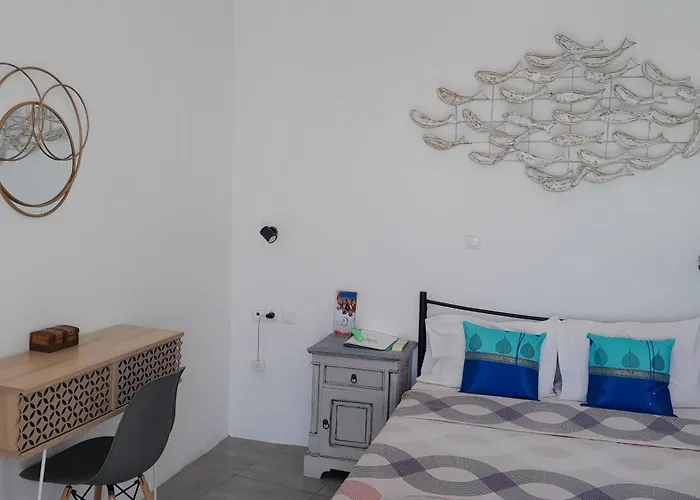 Hotel Amazing On The Cliff With Shared Pool & Buffet Breakfast 4*